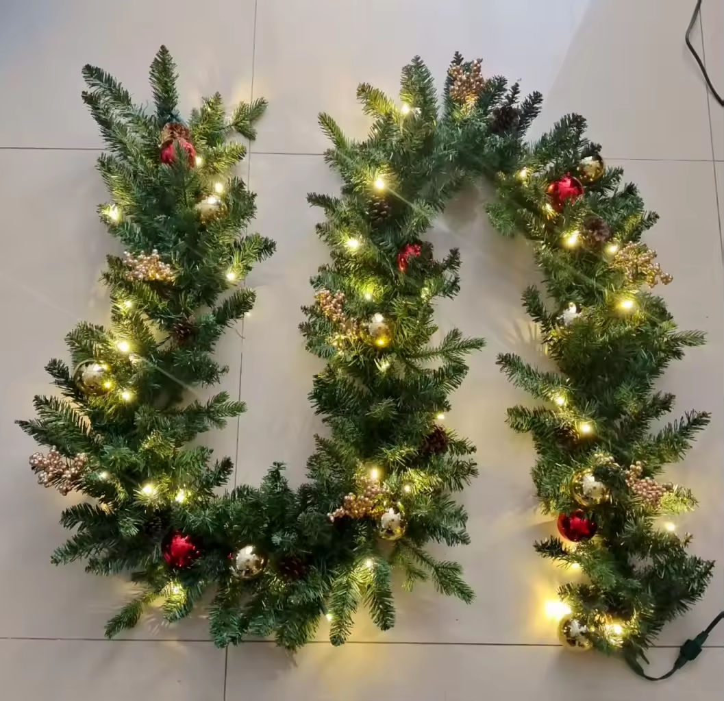 Premium Lighted Garland - Pre Lit